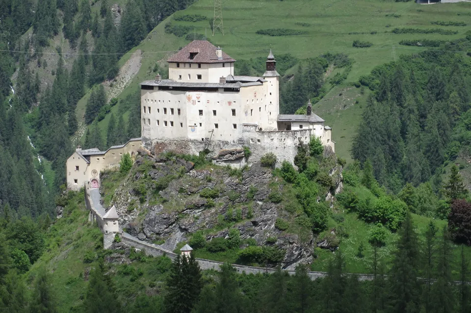 замки Швейцарии 3