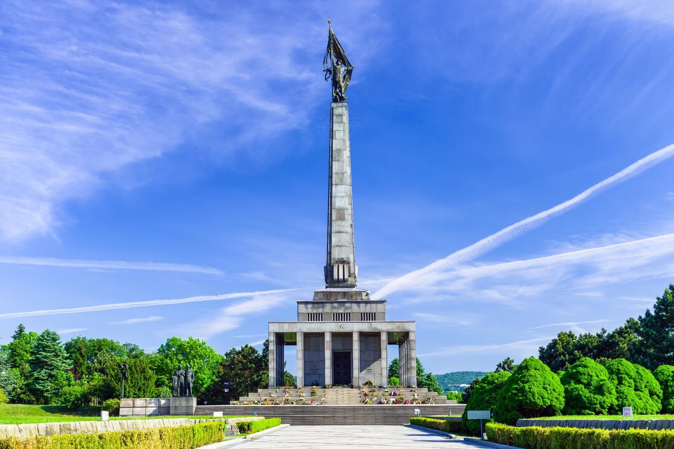 Братислава Военный мемориал Славин