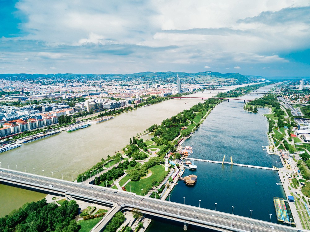 Вена вид на реку Дунай