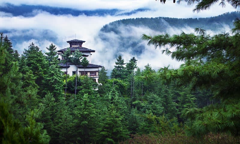 Бутан храм в тумане