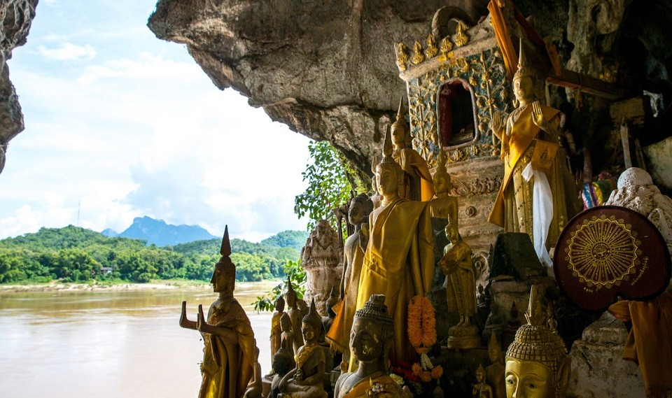 Лаос пещеры