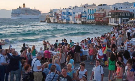 Число туристов в Греции достигло рекордного уровня