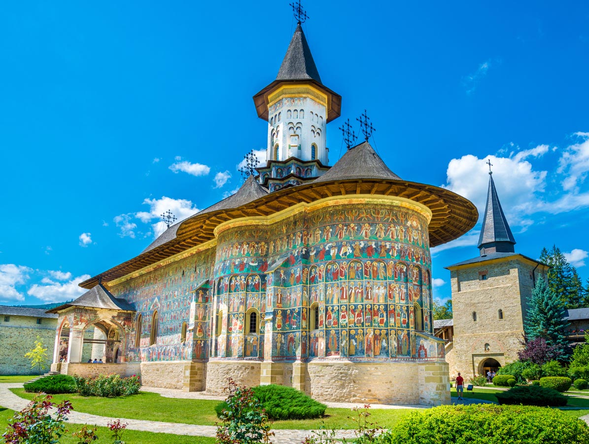 9 мест в Румынии Монастыри Буковины