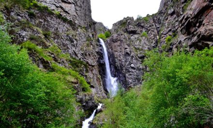 Дарьяльское ущелье и водопады