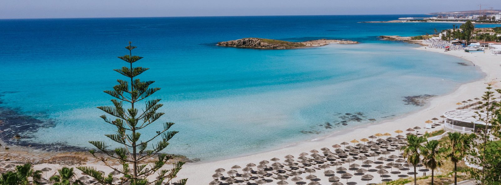 Пляж Нисси на Кипре
