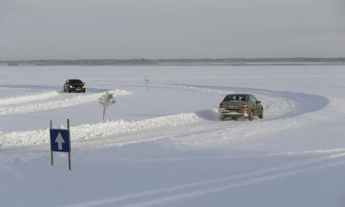 ледяная дорога в Эстонии