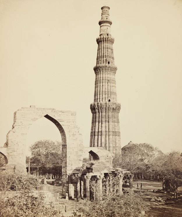 колонна Кутб-Минар общее фото 1872